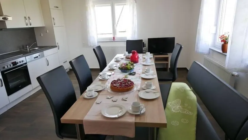 Holiday apartment with garden, terrace & barbeque - Image 1