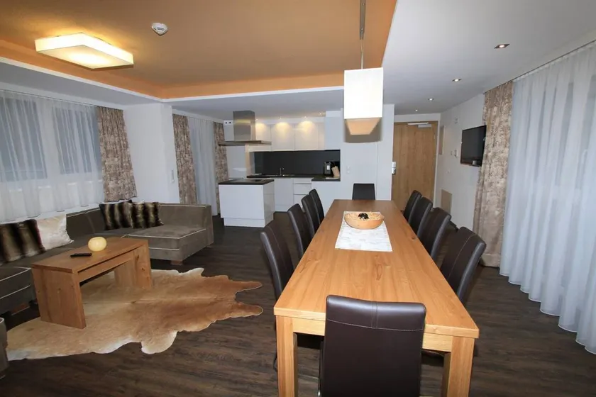 Family-oriented flat with garden & terrace | Close to the ski - Image 1