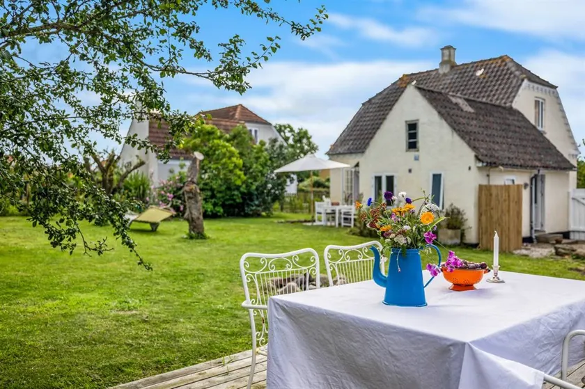 Family-oriented house with barbecue, terrace & garden | Close to the beach | Dogs allowed - Image 1