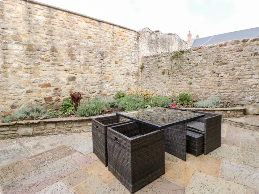 Cottage with garden - Image 1