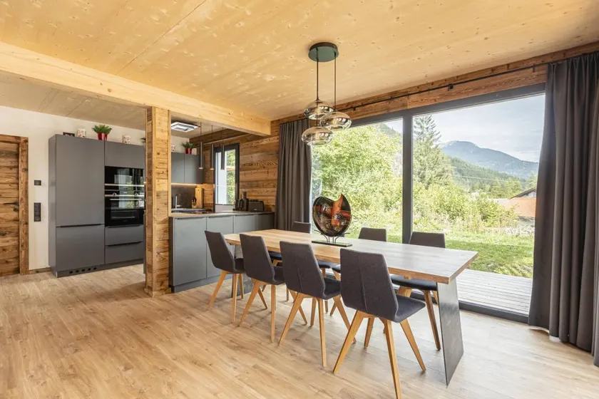Chalet with sauna & terrace - Image 1