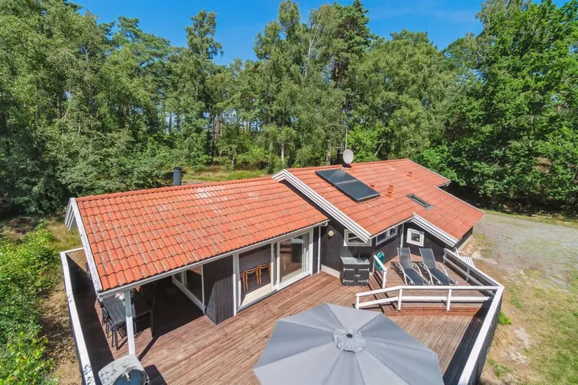 Voll ausgestattetes weiträumiges Ferienhaus mit Grill, Terrasse und Whirlpool - Image 1