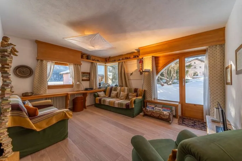 Apartment with garden - Image 1