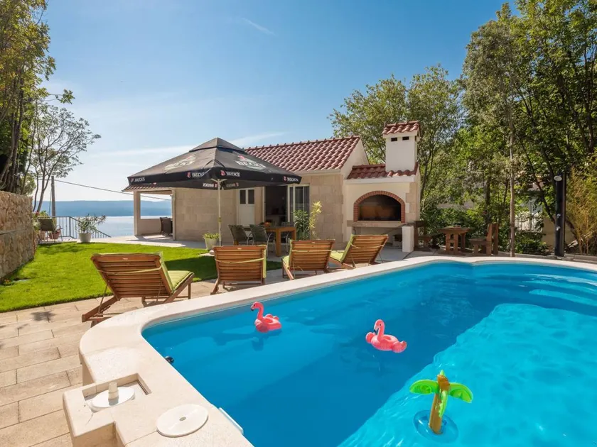 House with terrace, garden & private pool | Nature view - Image 1