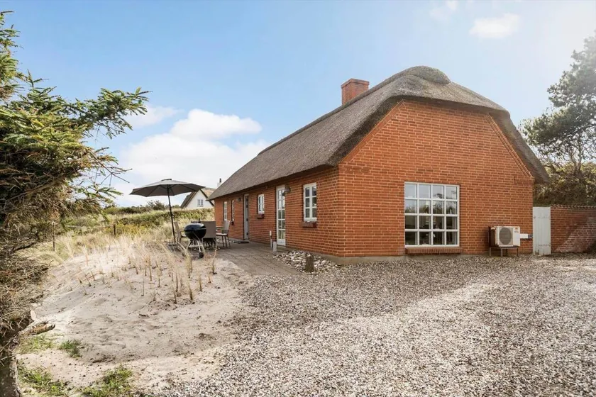 Holiday home with barbeque, sauna & jacuzzi - Image 1