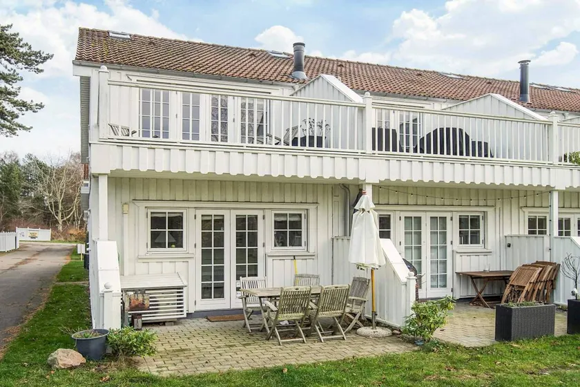 House with sauna, pool & terrace - Image 1