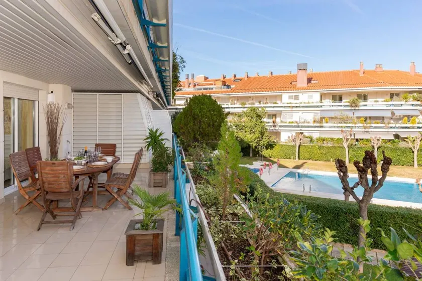 Holiday apartment with garden & terrace | Close to the beach - Image 1