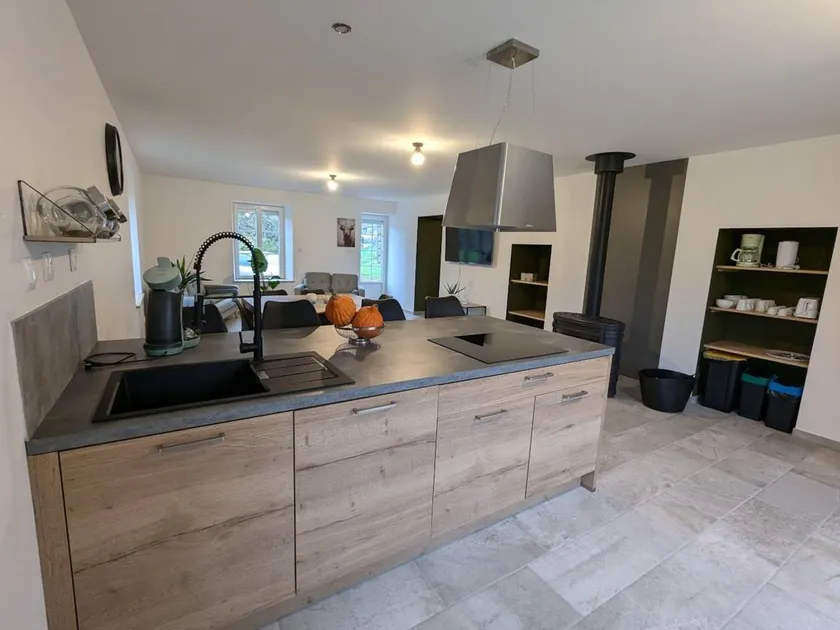Holiday home with garden & barbecue - Image 1