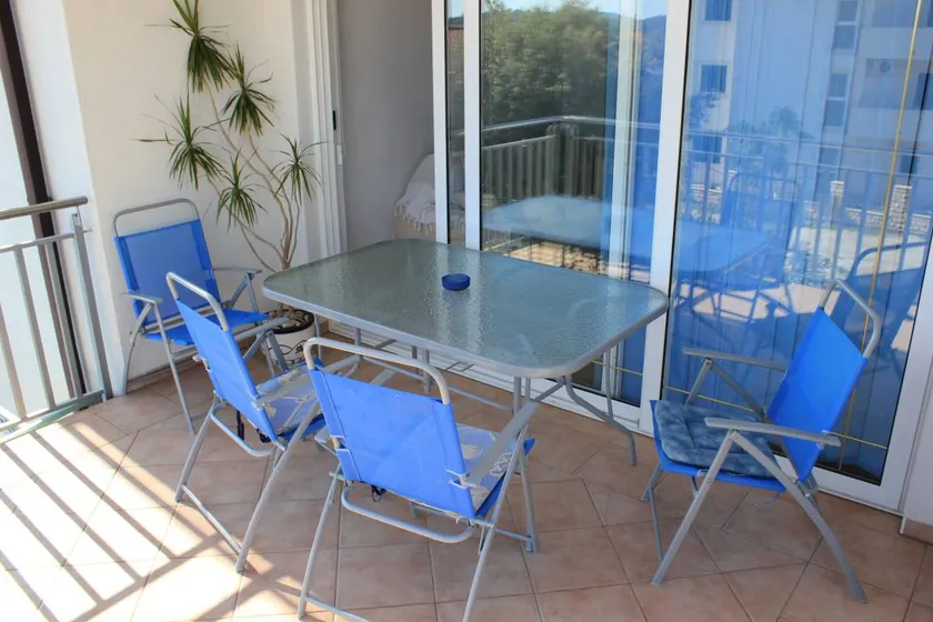 Pleasant holiday apartment with terrace - Image 1