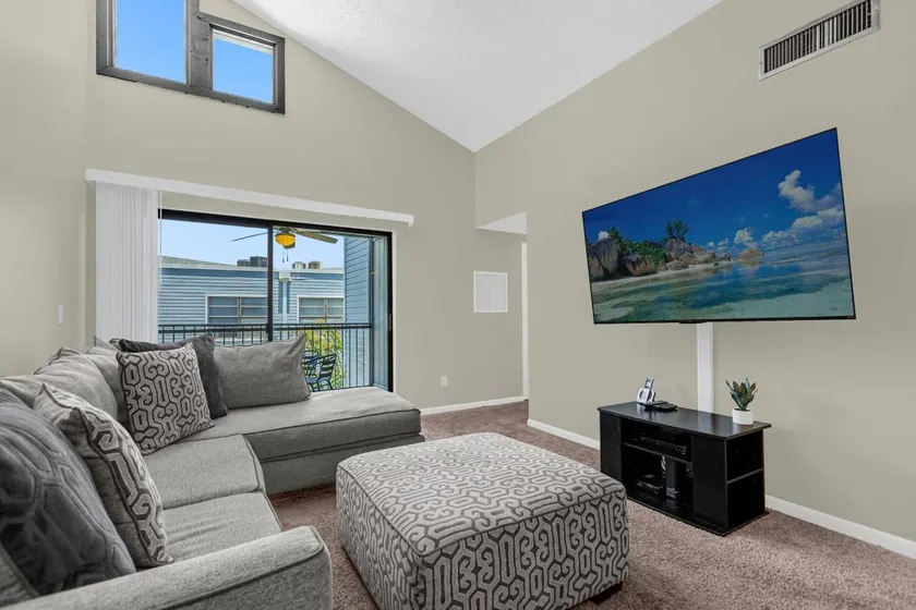 Holiday apartment with pool & fast internet - Image 1
