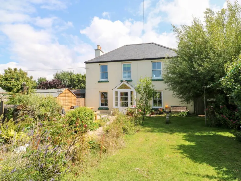 Children-friendly cottage with garden | Pets are welcome - Image 1