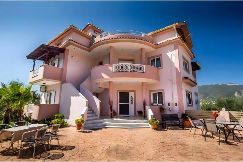 Alykanas Deluxe Apartment with Sea View, Wi-Fi and Air Conditioning - Image 1
