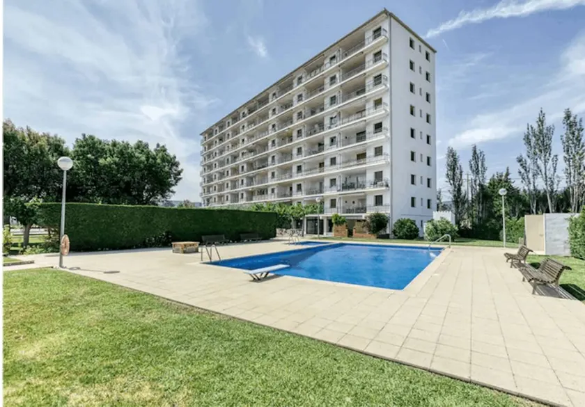 Apartamento vacacional con 3 dormitorios para 4 personas - Image 1