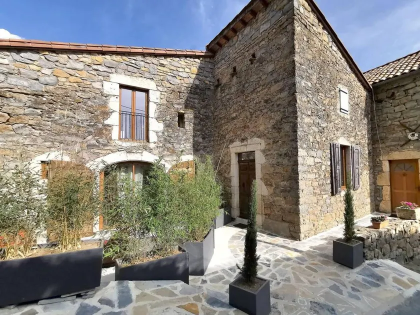 Loft Cocoon: Mountain View & Private Jacuzzi in Mostuéjouls - Image 1