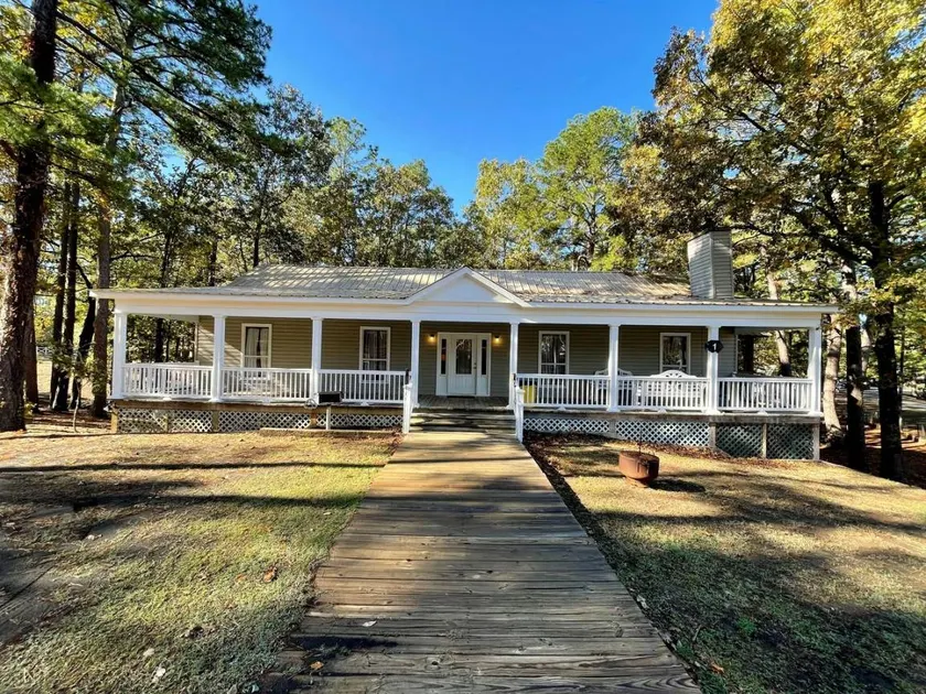 Charming Family Cabin with Private Pond and Fire Pit near Zwolle, Louisiana - Image 1