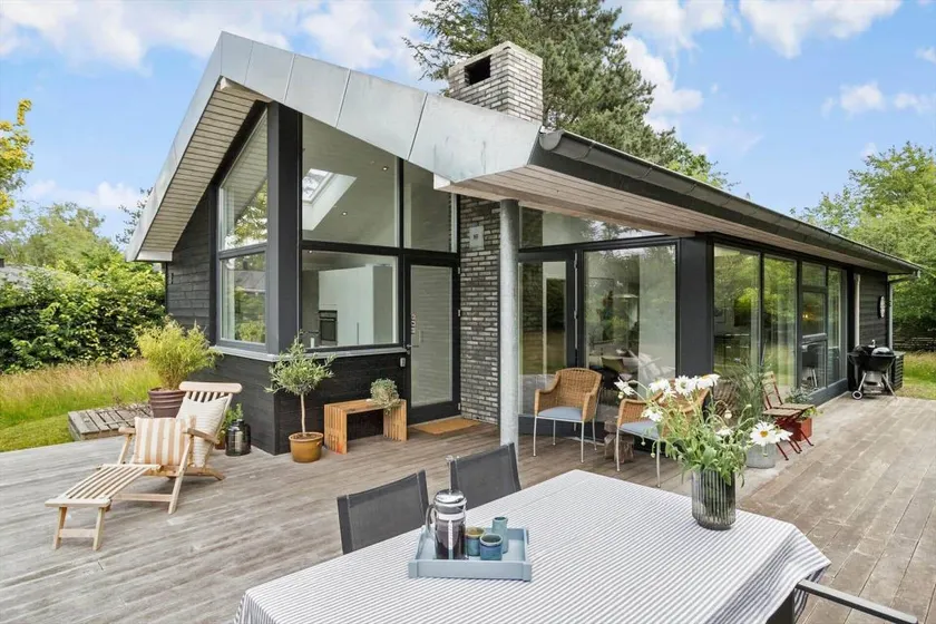Fully equipped nice house with terrace, sauna & barbecue - Image 1