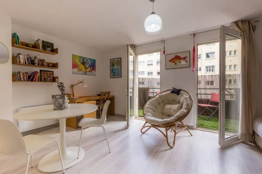 Studio avec terrasse et jardin - Image 1