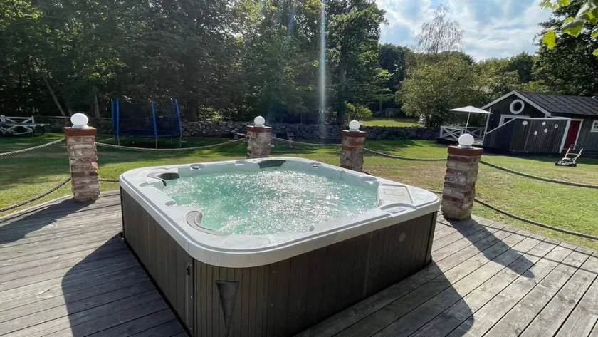 Maison de vacances avec jacuzzi et terrasse - Image 1