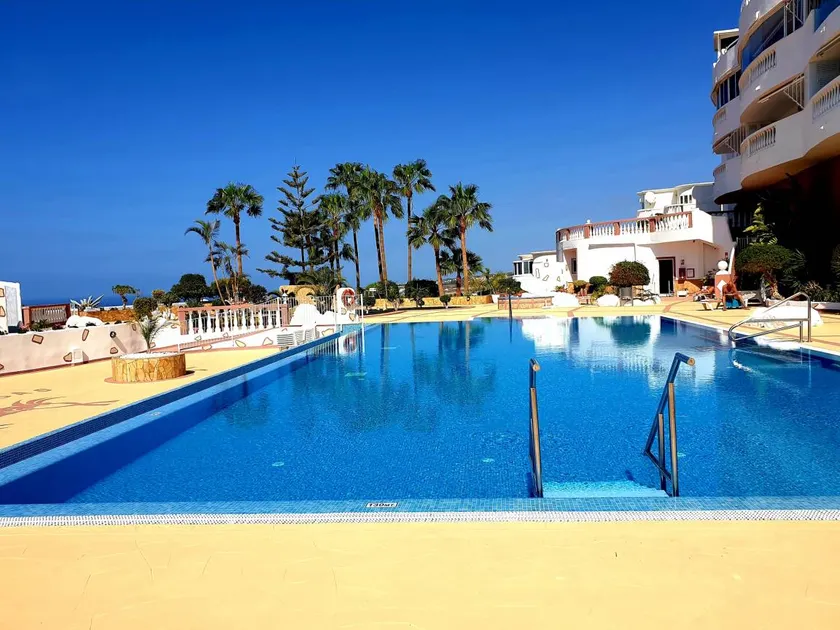 Appartement de vacances avec terrasse, piscine chauffée et jardin - Image 1