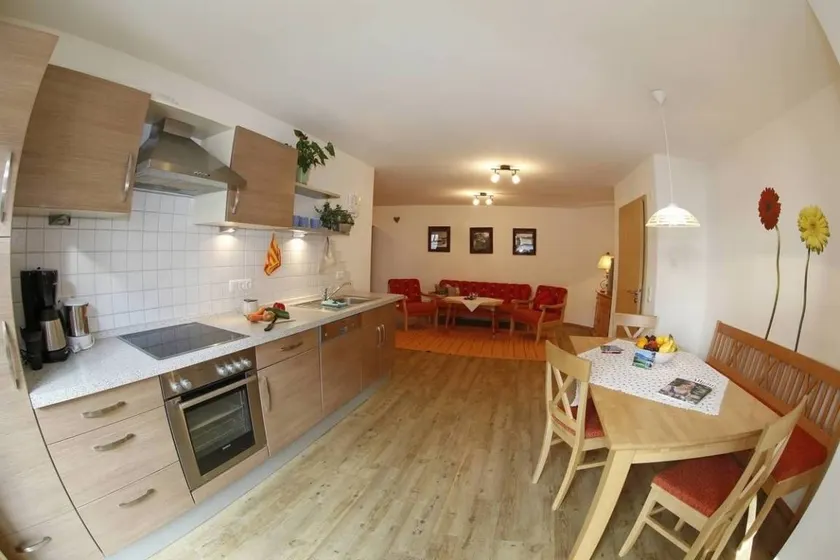 Apartment with garden & terrace - Image 1