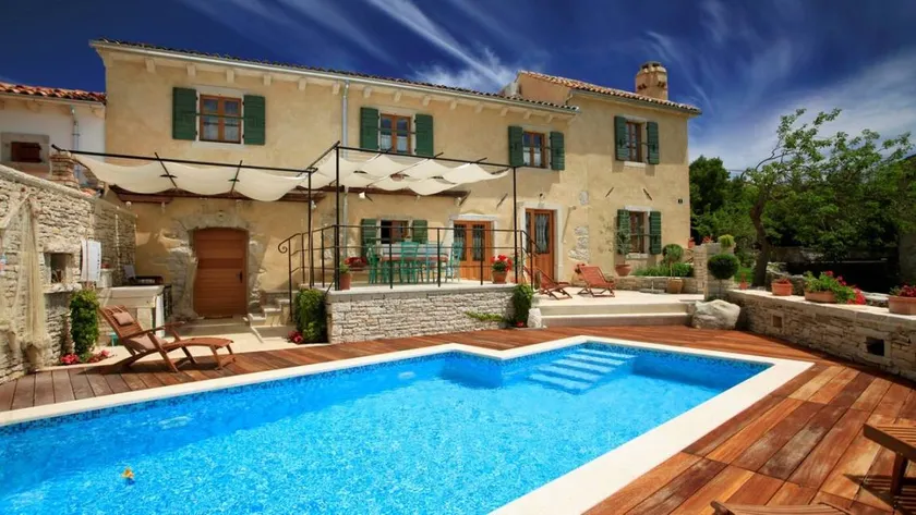Fully equipped apartment with BBQ, terrace & private pool | Sea view | Pets are welcome - Image 1