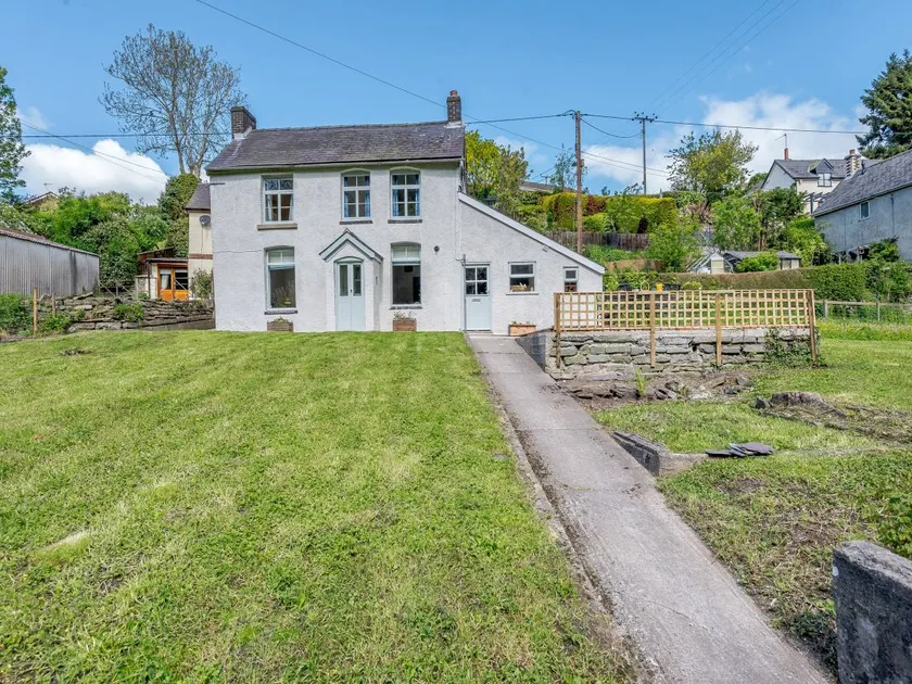 Cottage with garden & barbecue - Image 1