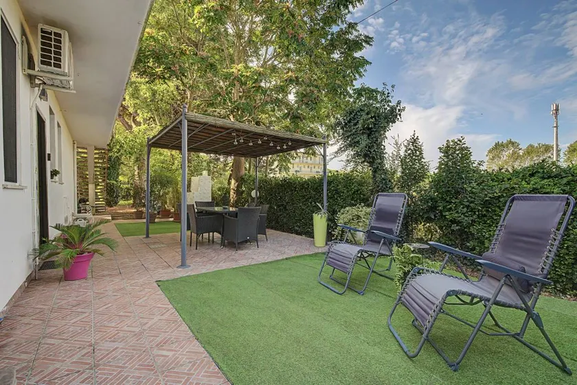 Charming holiday home with barbeque, terrace & garden | Garden view | Beach nearby | Perfect for remote work | Pets are welcome - Image 1