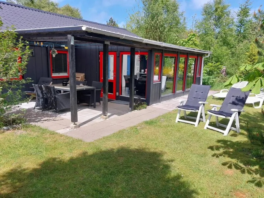 Holiday home with terrace - Image 1