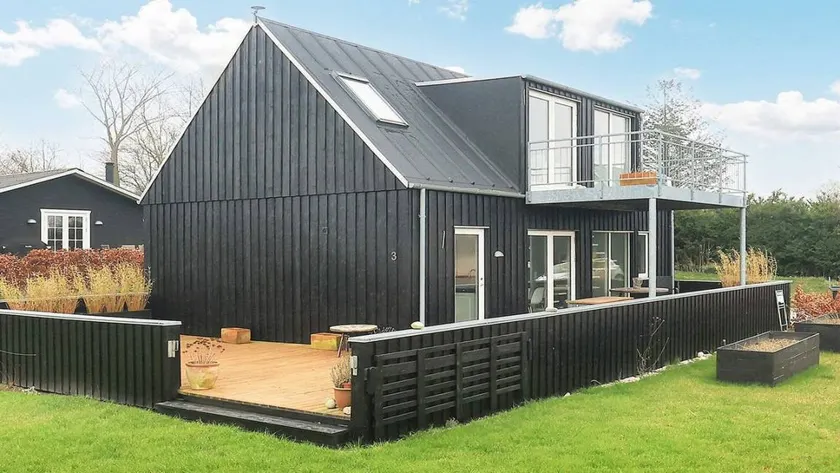 Wonderful holiday home with garden & barbeque | Beach nearby | Pets allowed - Image 1