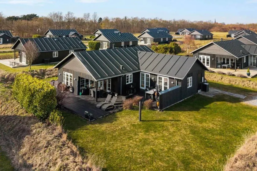 Fully equipped house with BBQ, terrace & sauna | Close to the beach | Pet-friendly - Image 1