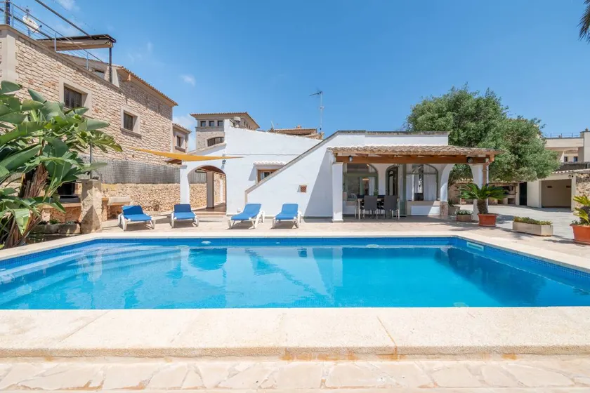 Agréable maison de vacances adaptée aux familles avec jardin, barbecue et piscine | Vue jardin | Proche de la plage | Adaptée au travail à distance - Image 1
