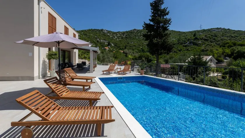 Wonderful villa with barbecue, private pool & garden - Image 1
