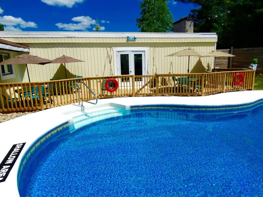 Charming Suite Rental with Wood-Burning Fireplace on Lake Bernard, Ontario - Image 1