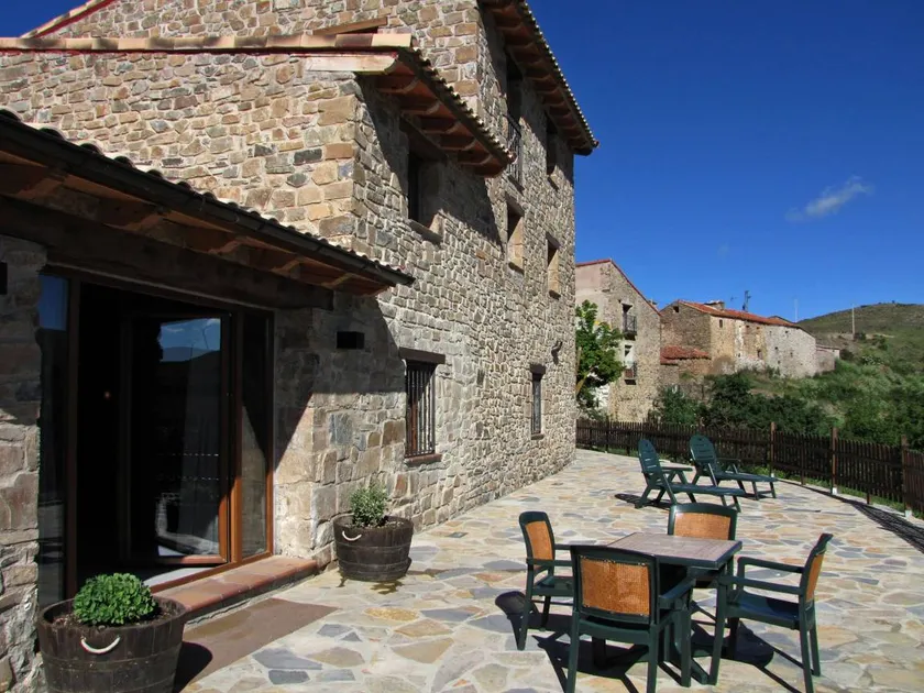 Holiday home with barbeque, terrace & garden | Mountain view - Image 1
