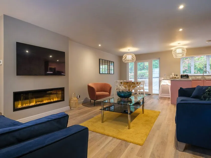 Family-friendly cottage with terrace & garden - Image 1