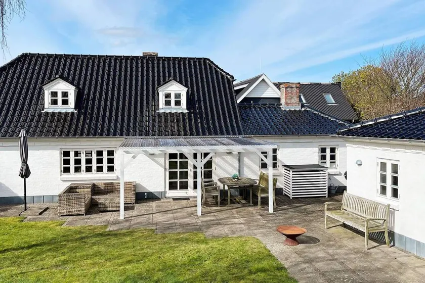 Fully equipped charming holiday home with terrace | Pets are welcome - Image 1