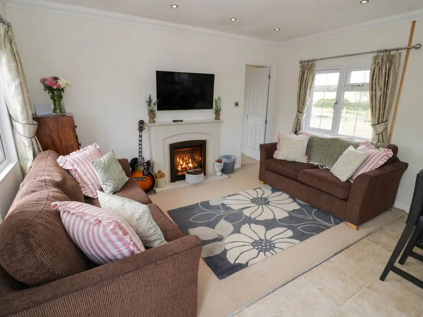Family-oriented cottage with garden | Pets are welcome - Image 1