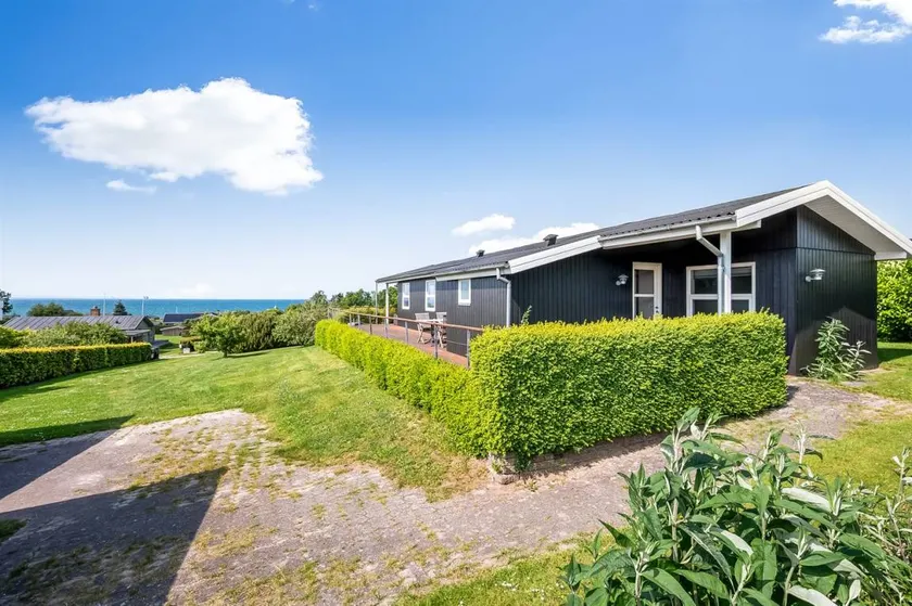 Voll ausgestattetes Ferienhaus mit Terrasse und Garten | Meerblick - Image 1