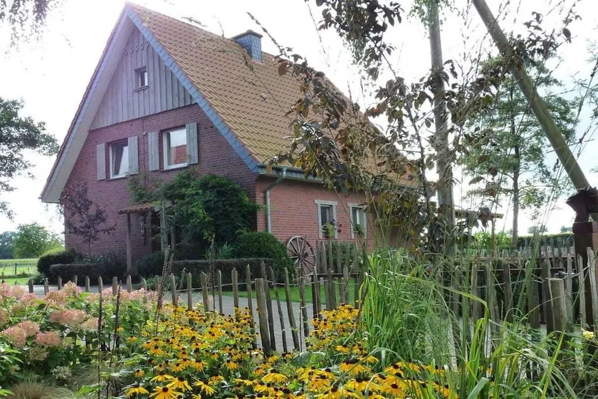 Cottage with garden, barbecue & terrace - Image 1