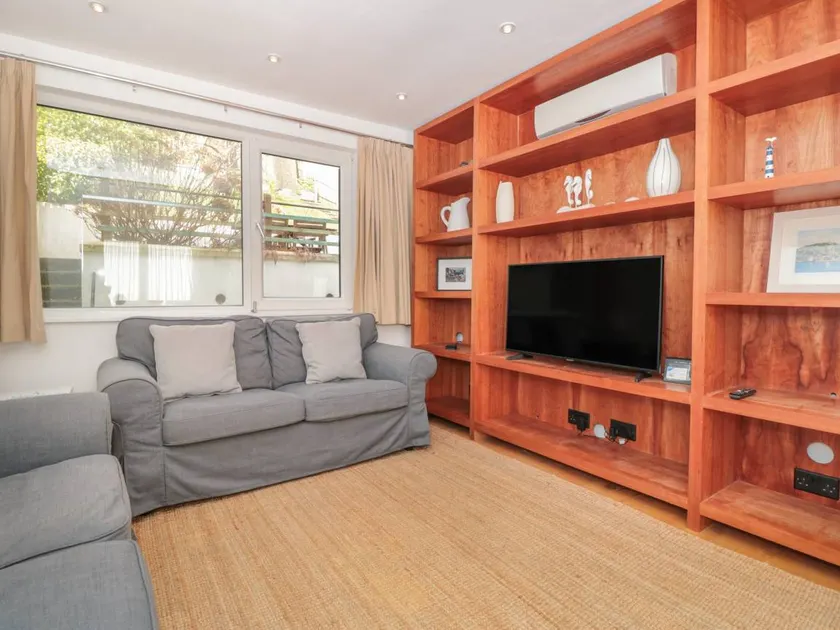 Fully equipped wonderful cottage with garden & terrace | Beach view | Dogs allowed - Image 1