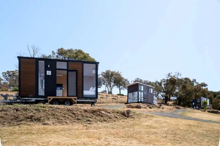 Marvelous Glamping Getaway for Two: Secluded and Tranquil Tiny House in Ararat, Victoria - Image 1