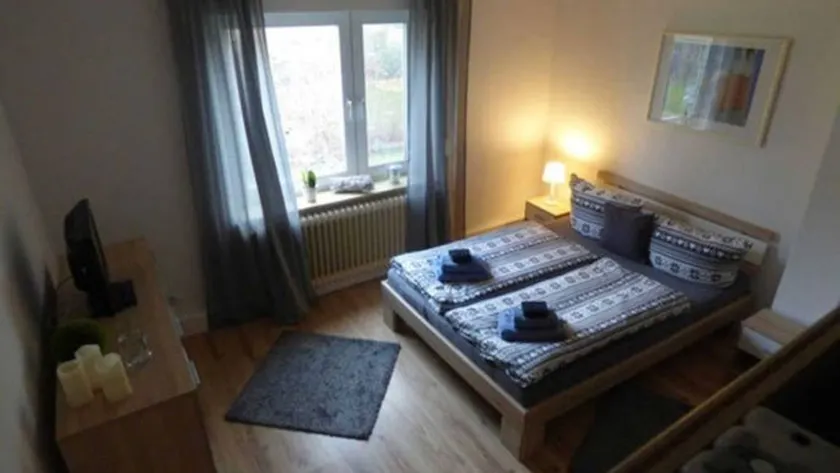 Holiday apartment with garden - Image 1