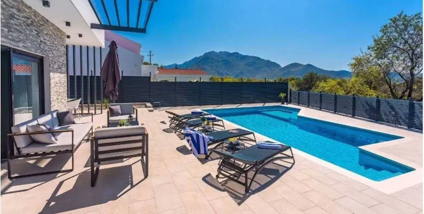 Casa Mia Luxury villa with heated swimming pool with jacuzzi - Image 1