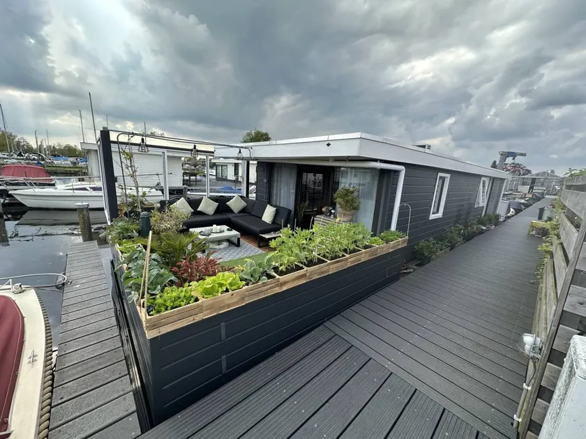 Chambre chez l'habitant entièrement équipée avec terrasse | Vue lac - Image 1