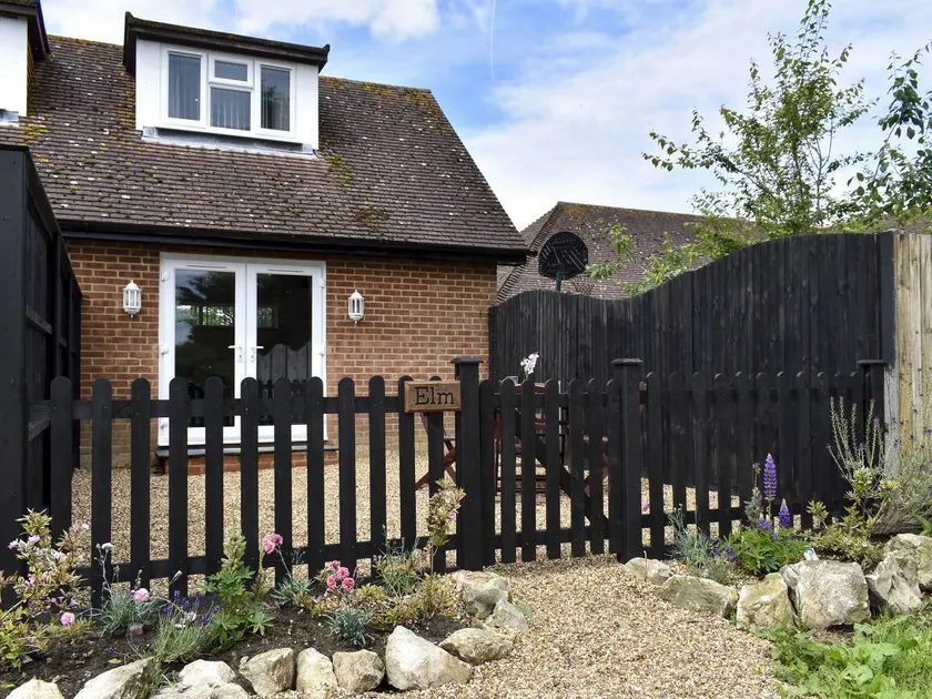 Children-friendly cottage with garden | Pets are welcome - Image 1