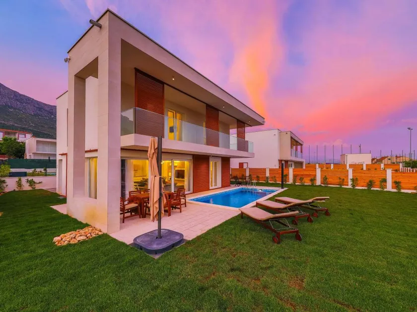 Beautiful holiday home with barbeque, terrace & garden | Nature view | Beach nearby | Dogs allowed - Image 1