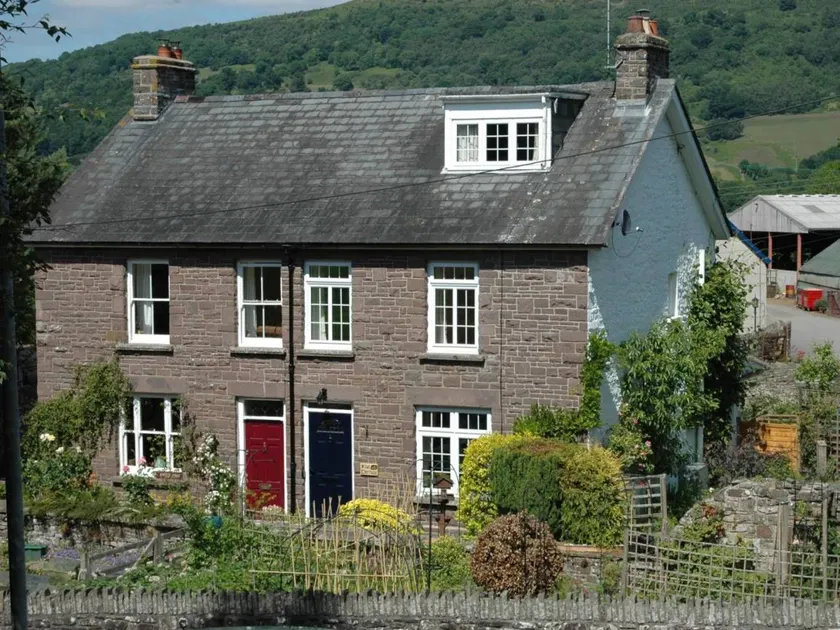 Fully equipped wonderful cottage with garden | Water view | Pets are welcome - Image 1