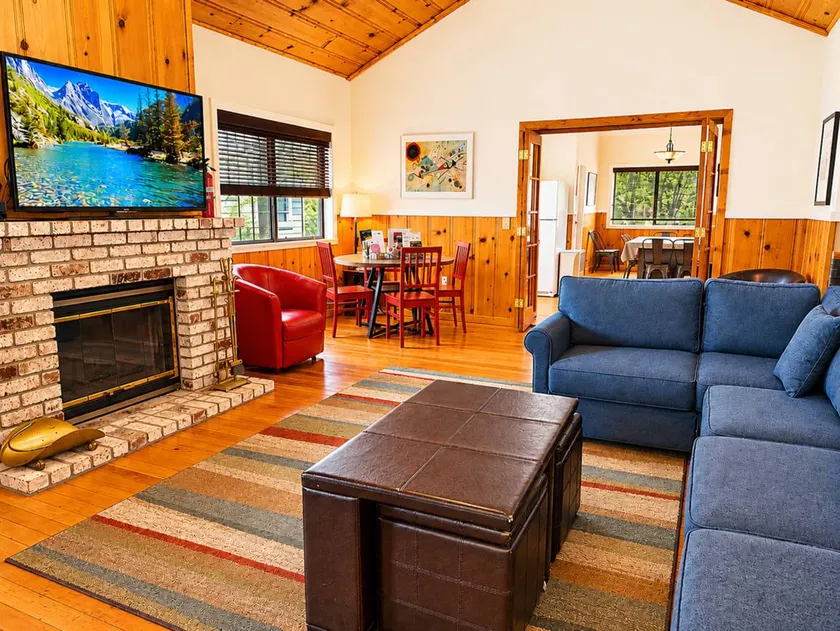 Holiday home with terrace, BBQ & garden | Suitable for remote work - Image 1
