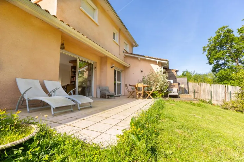 Child-friendly wonderful house with terrace, garden & barbecue | Lake view | Suitable for remote work | Pets are welcome - Image 1