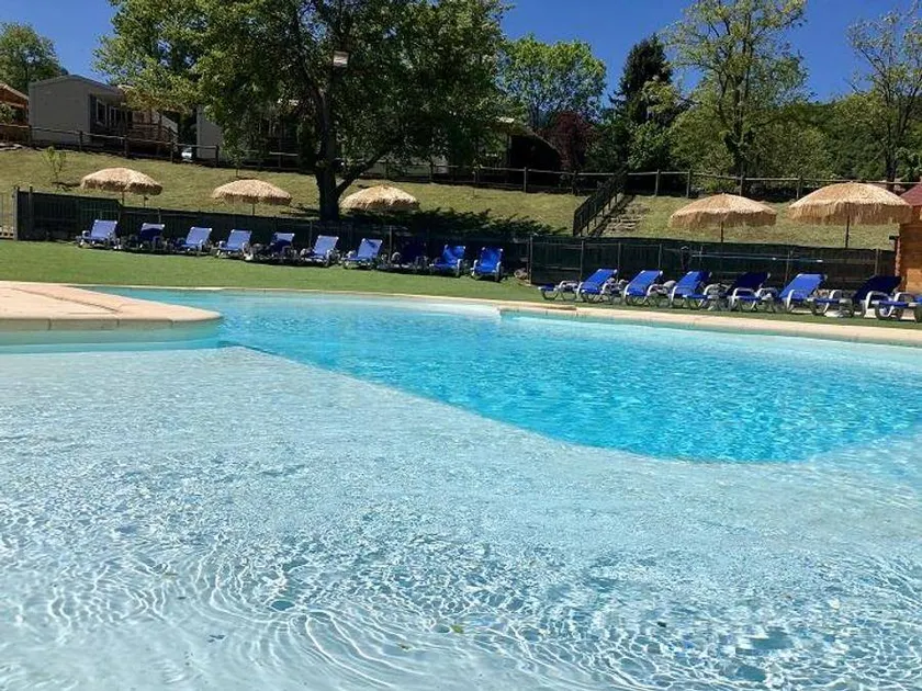 Mobile home with terrace & heated pool - Image 1